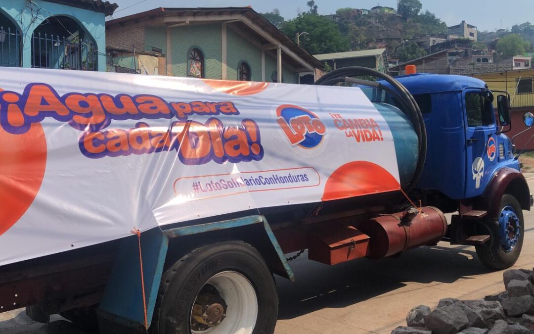 LOTO beneficia a capitalinos con donación de agua potable