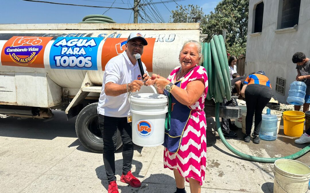 Loto y su programa agua para todos llega a la colonia Reynel Fúnez