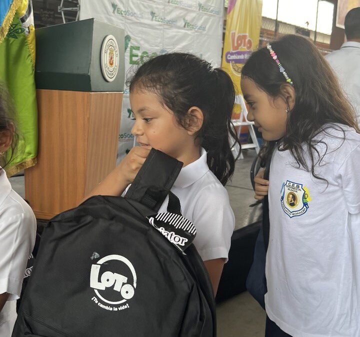 LOTO fortalece el camino de las futuras generaciones con una importante donación a los alumnos de la Escuela Guía Técnica Francisco Morazán