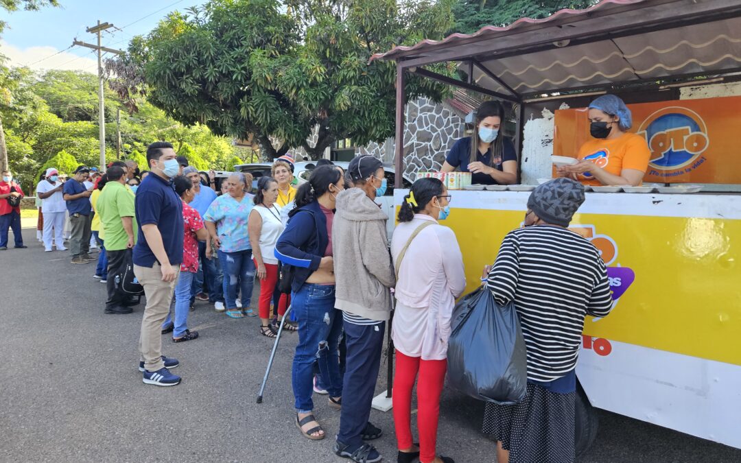 LOTO regala alegría a los pacientes del instituto nacional cardiopulmonar