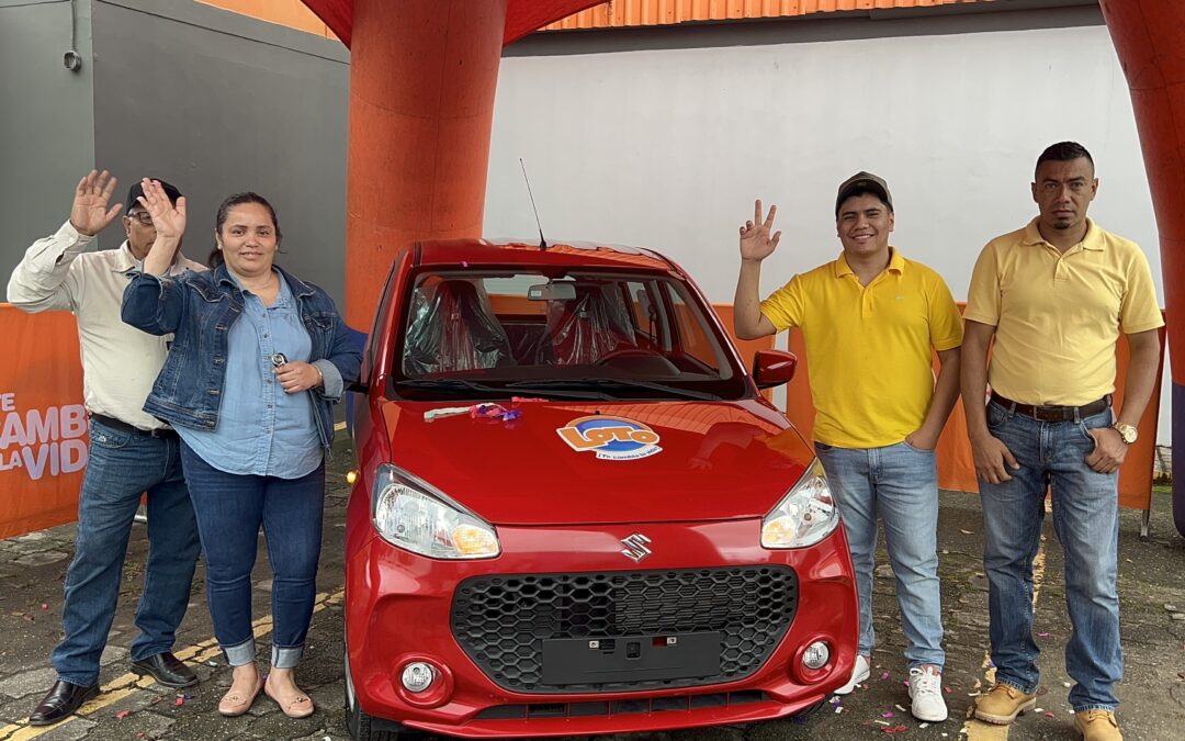 Loto entrega dos vehículos nuevos a fieles jugadoras y celebra historias que demuestran que…¡Un boleto te cambia la vida!